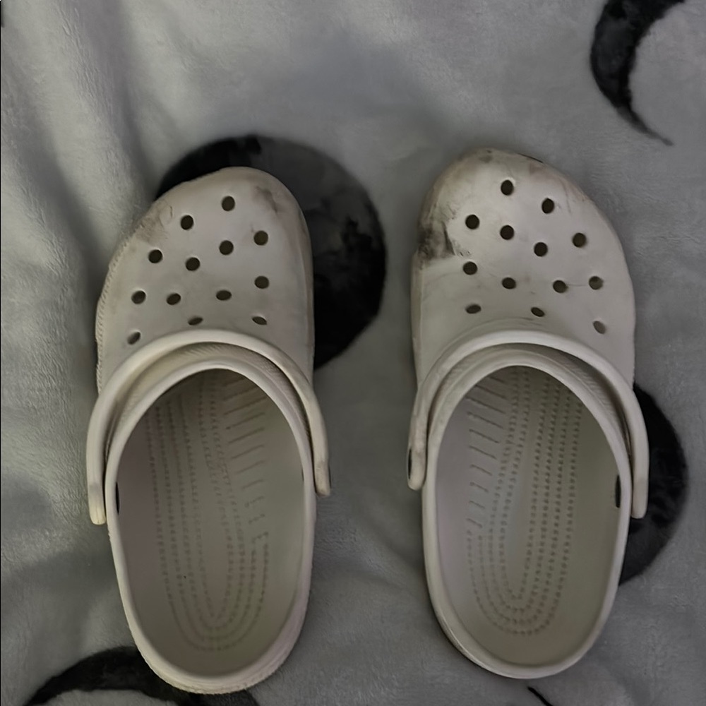 CROCS White Slippers with Croslite Foam and Ventilation